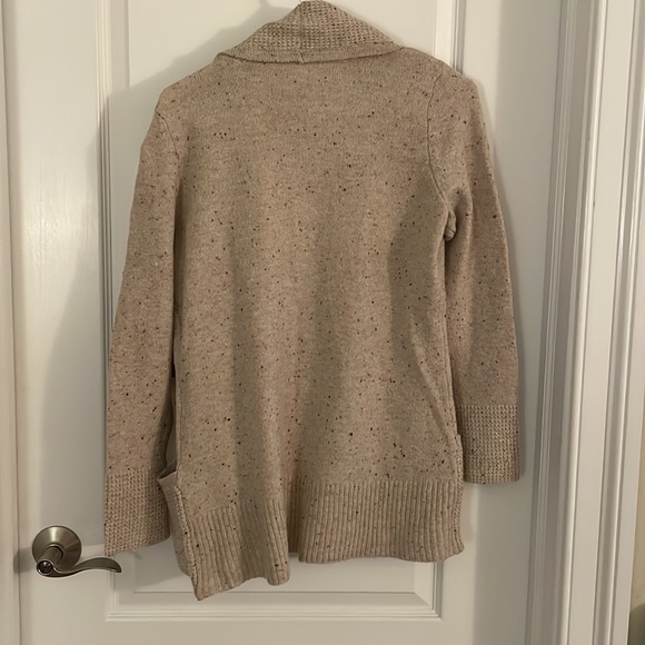 Brand: Chloe & Jasmine Size: Small Tan with Maroon speckles - Picture 4 of 4